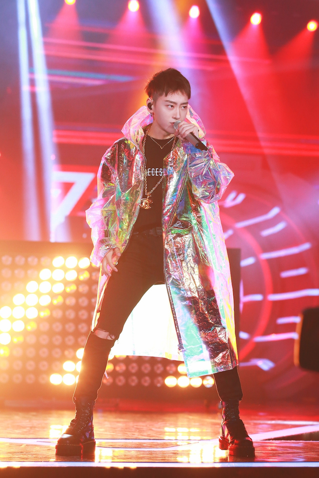 魏巡亮相2017快男粉丝答谢会