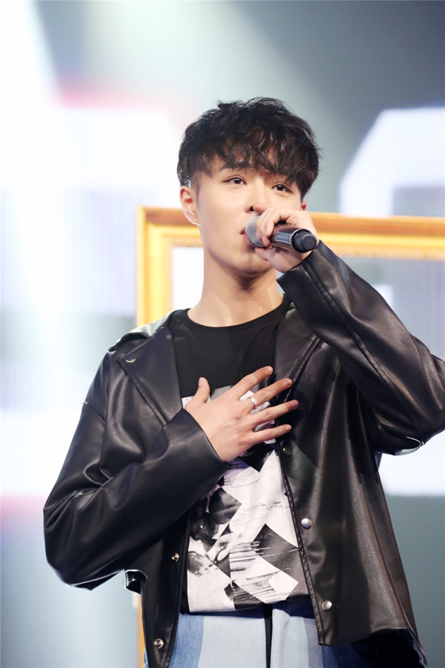 组图：ZOOM超能团受邀再登榜上榜 献上新曲电视首秀