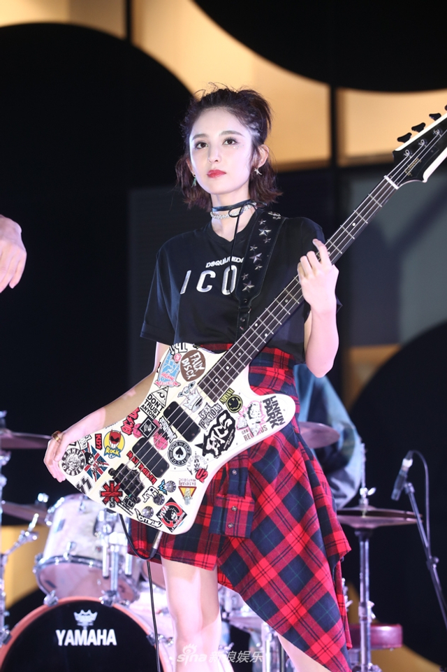 组图：缝纫机乐队首演 大鹏称范冰冰婚礼想做娘家人