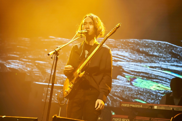 组图：郭顶台北举行Live演出 现场献上多首歌曲
