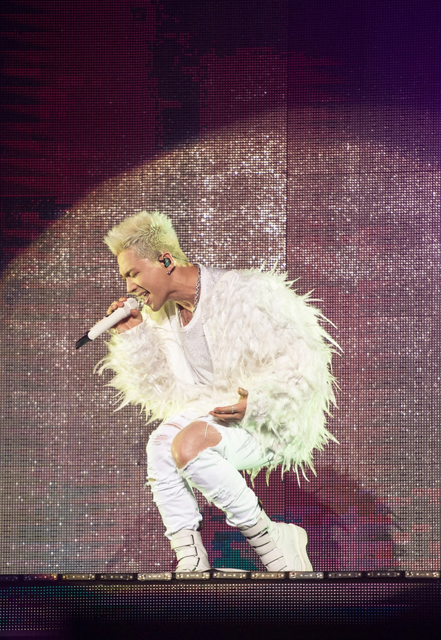 组图：太阳澳门秀粤语撩妹 唱数首BIGBANG歌曲表思念