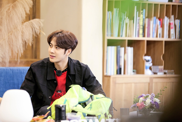 组图：青春旅社王源成主厨 王嘉尔上演B-BOX版《白蛇传》