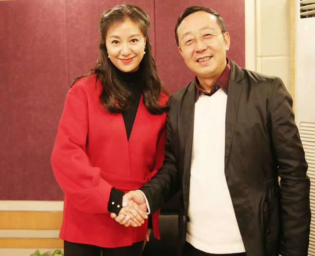 王丽达发《中国进入新时代》