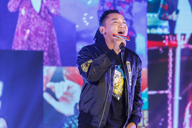 扎西平措出席活动唱《齐天》