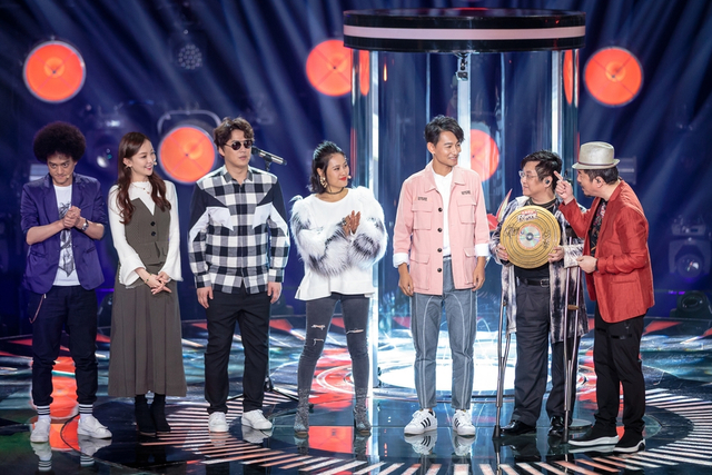 组图：杨黎唱《星星点灯》 诠释新时代的自我激励