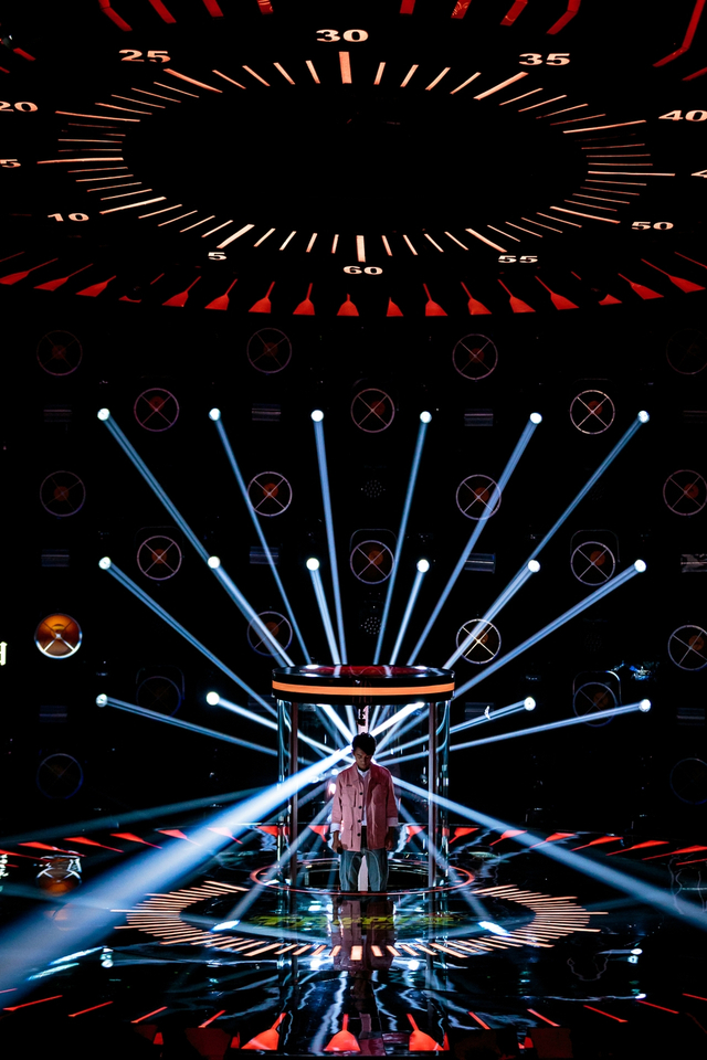 组图：杨黎唱《星星点灯》 诠释新时代的自我激励