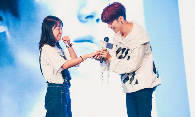 组图：毕书尽音乐分享会在广州举办 12月在小巨蛋开唱