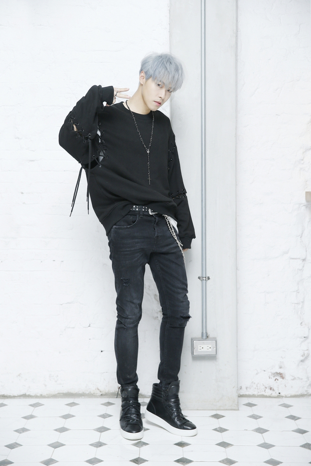 组图：BBT男团携新歌出道 首组写真曝光清新干练