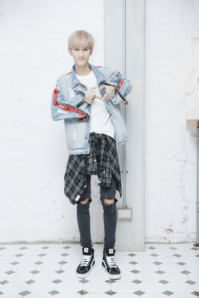 组图：BBT男团携新歌出道 首组写真曝光清新干练