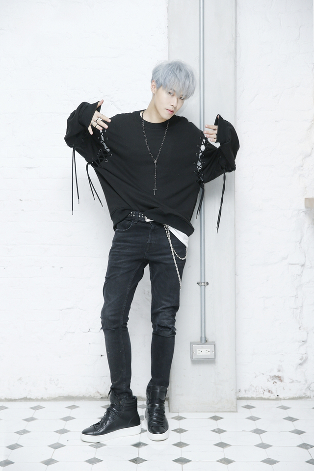 组图：BBT男团携新歌出道 首组写真曝光清新干练