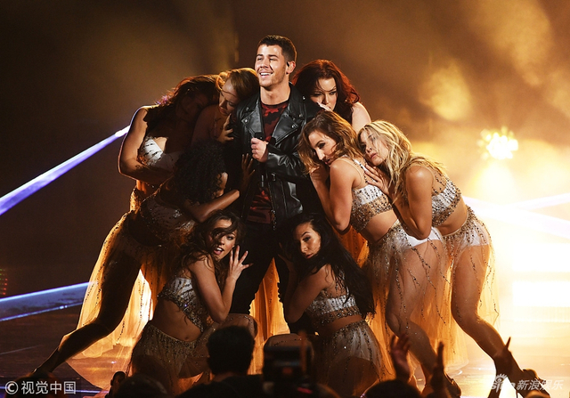 尼克·乔纳斯献唱