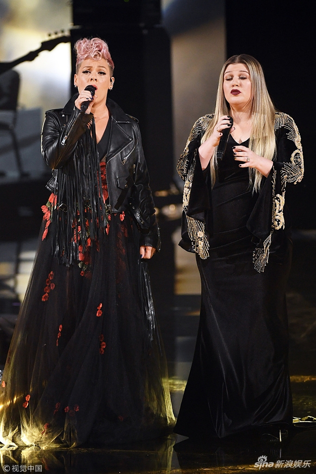 歌手Pink与凯莉·克莱森