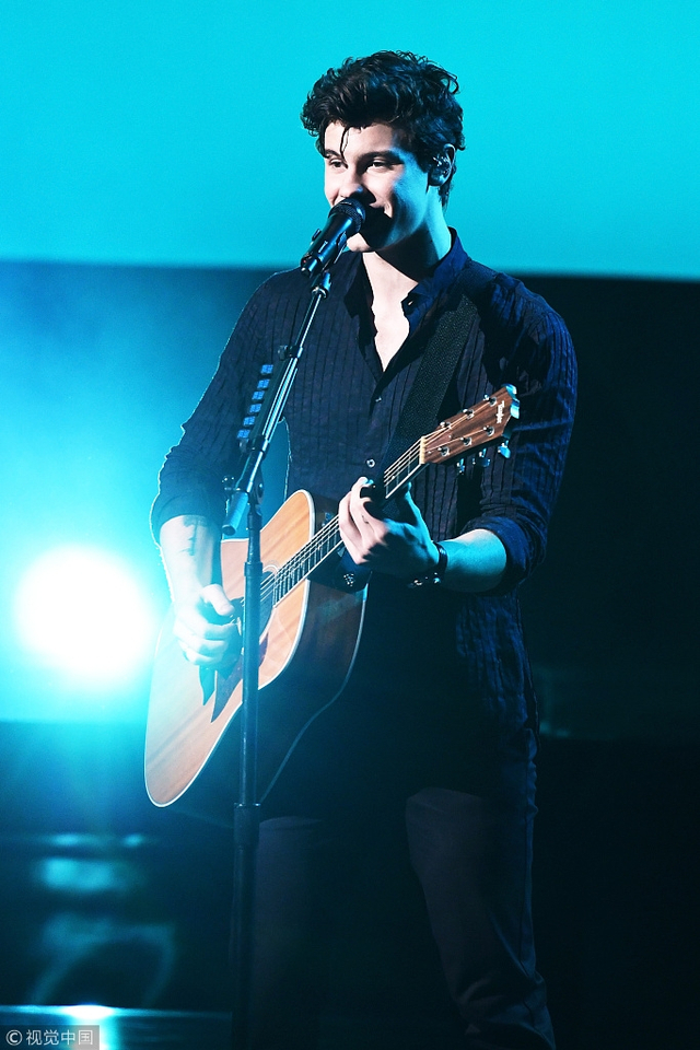 肖恩·蒙德兹献唱