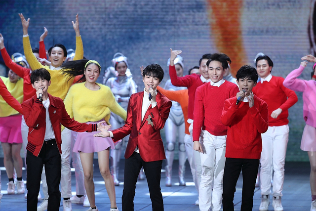 央视春晚tfboys合体献唱