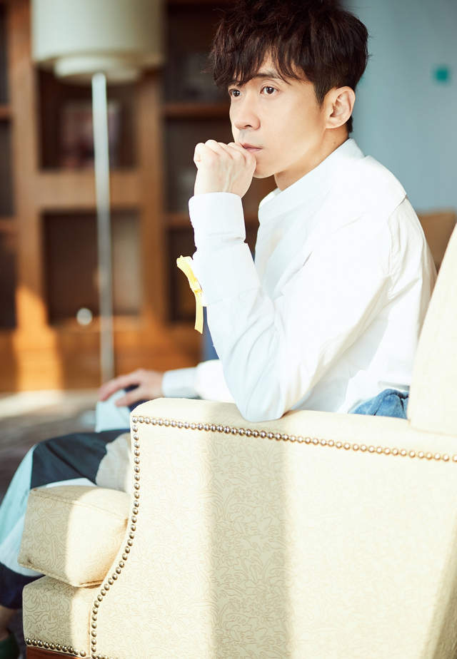 组图：光良推新专辑谈与孤独共处 称有孩子会老得更快