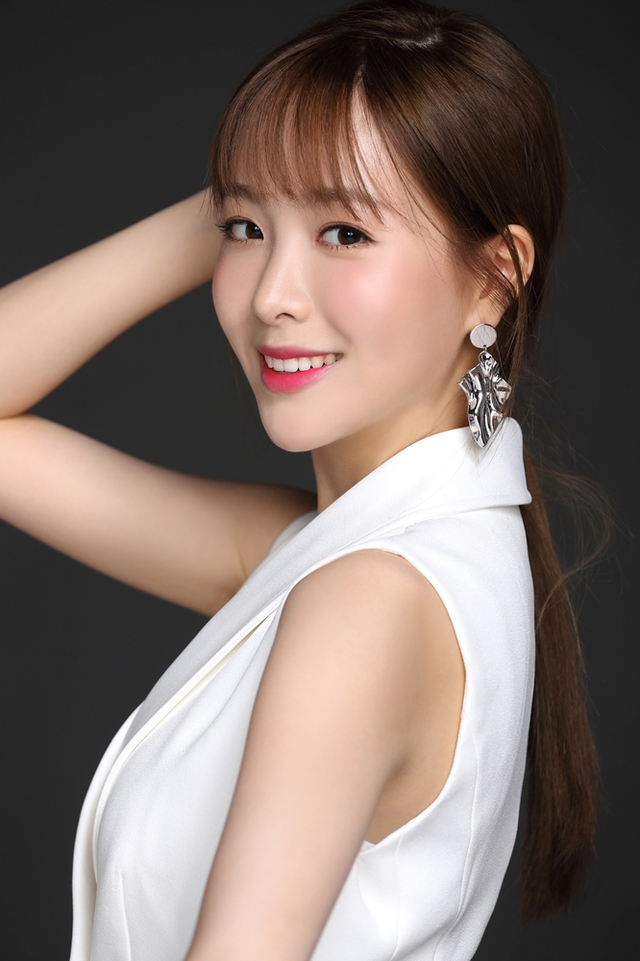 组图:KOGIRLS新曲《MAMAMA》MV上线 成员化身动感舞者