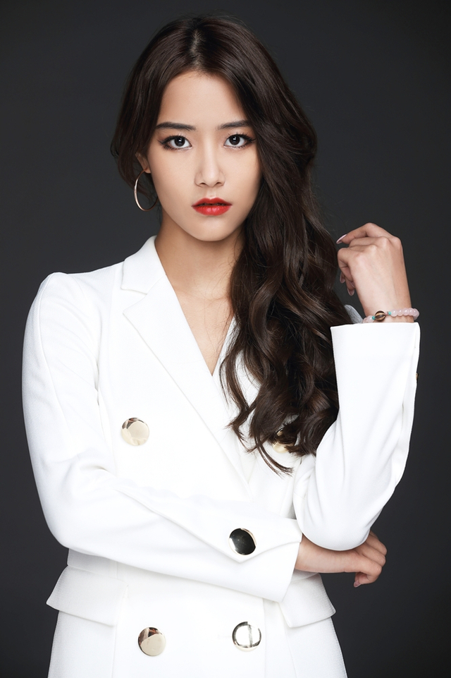 组图:KOGIRLS新曲《MAMAMA》MV上线 成员化身动感舞者