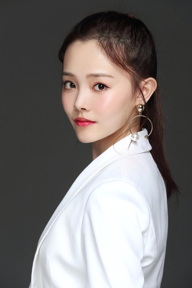 组图:KOGIRLS新曲《MAMAMA》MV上线 成员化身动感舞者