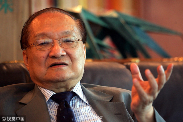 组图：金庸逝世享年94岁 音容笑貌犹在眼前