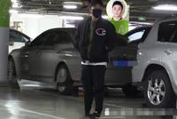 释小龙开百万豪车现身地库 与兄弟美女聚餐满脸笑意心情好