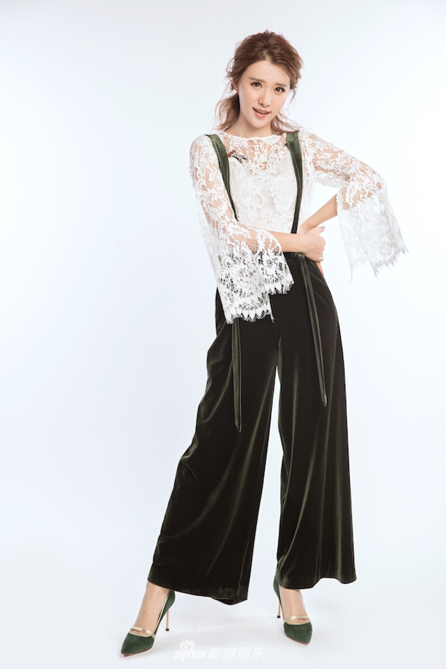 张杨果而曝"田园风"写真