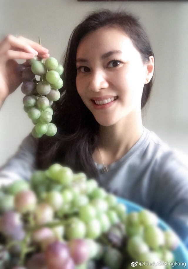 谢杏芳积极健身hold住男人心 身姿曼妙长腿傲人