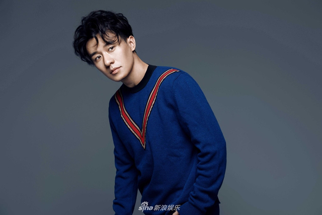 李东恒时尚大片曝光 俊朗微熟魅力十足