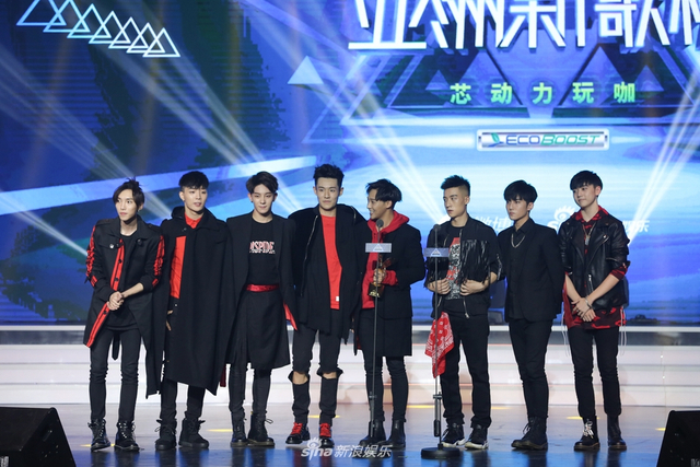 组图：X玖少年团获最受欢迎团体 人气爆棚引尖叫