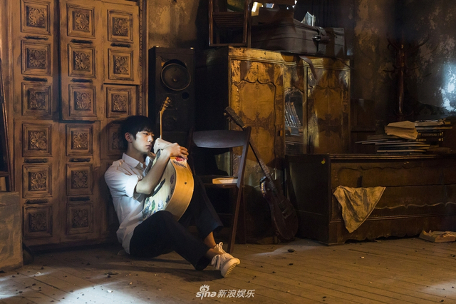 组图:易烊千玺合作五月天 演技爆发受称赞