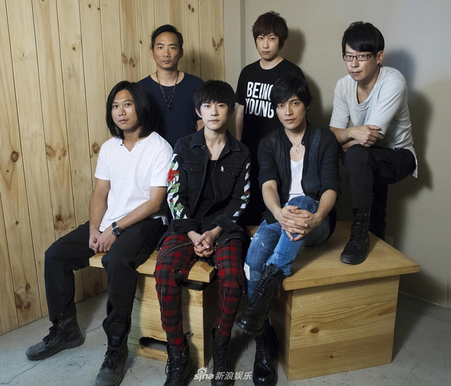 组图:易烊千玺合作五月天 演技爆发受称赞