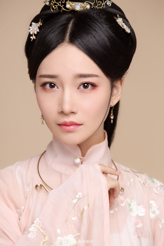 赵飞燕古装照曝光 清丽脱俗气质雍贵