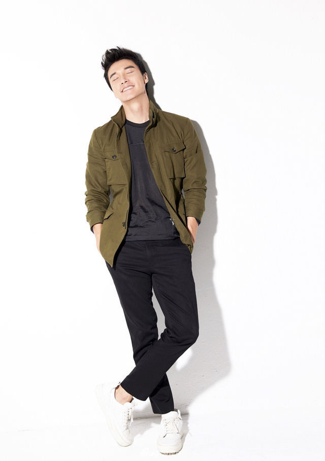 李泰早秋大片暖意融融 酒窝笑容成标配