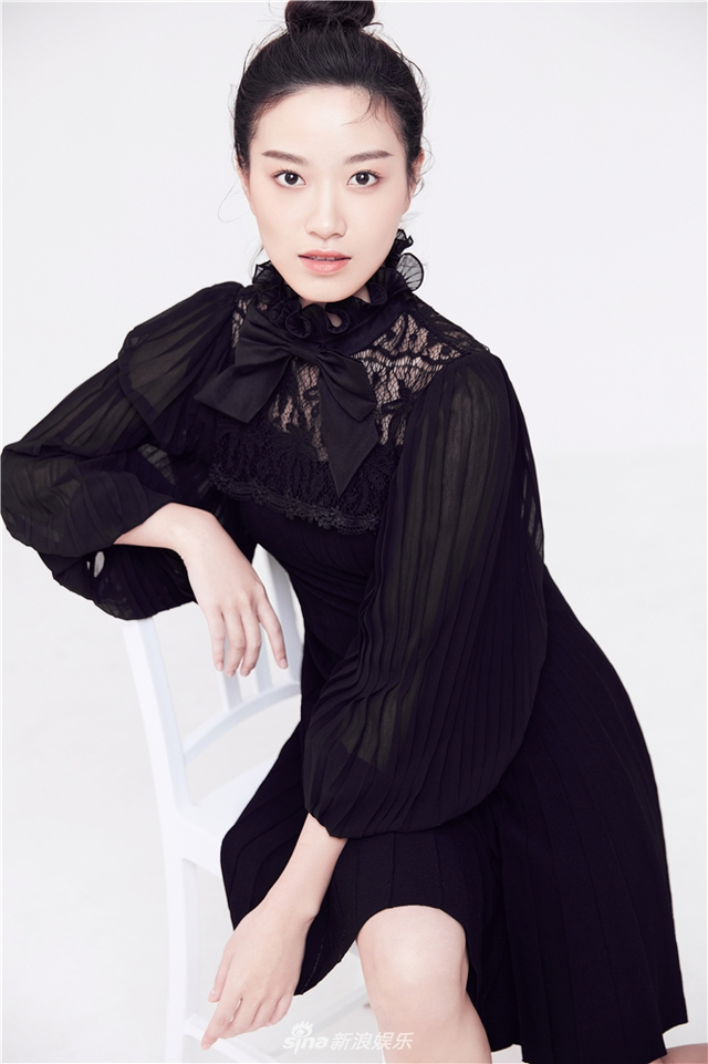 陆露写真大片来袭 温婉优雅气质动人