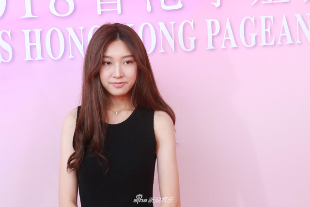 组图：港姐首轮面试质量参差 有清纯小妹妹也有阿姨秀身材