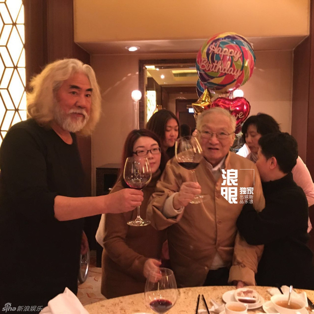 组图：金庸逝世享年94岁 音容笑貌犹在眼前