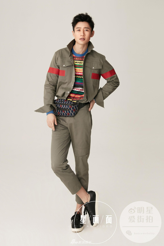 组图:魏晨大片演绎简约色彩穿搭 微微一笑很温柔