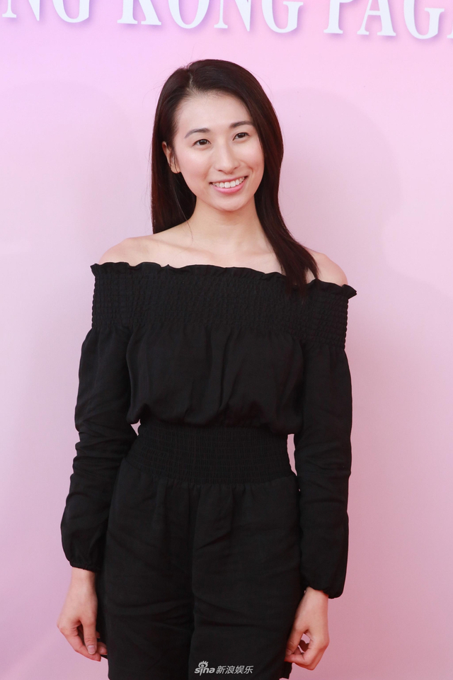 组图：港姐首轮面试质量参差 有清纯小妹妹也有阿姨秀身材