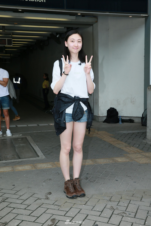 组图：港姐首轮面试质量参差 有清纯小妹妹也有阿姨秀身材