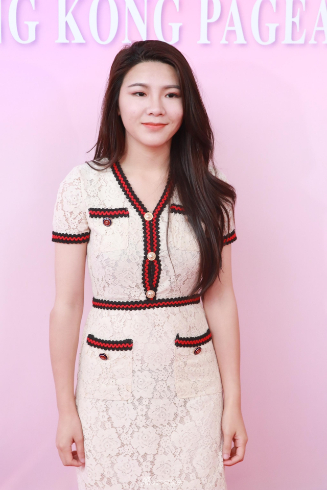 组图：港姐首轮面试质量参差 有清纯小妹妹也有阿姨秀身材