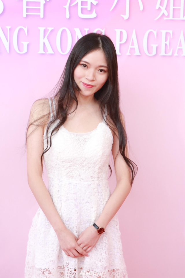 组图：港姐首轮面试质量参差 有清纯小妹妹也有阿姨秀身材