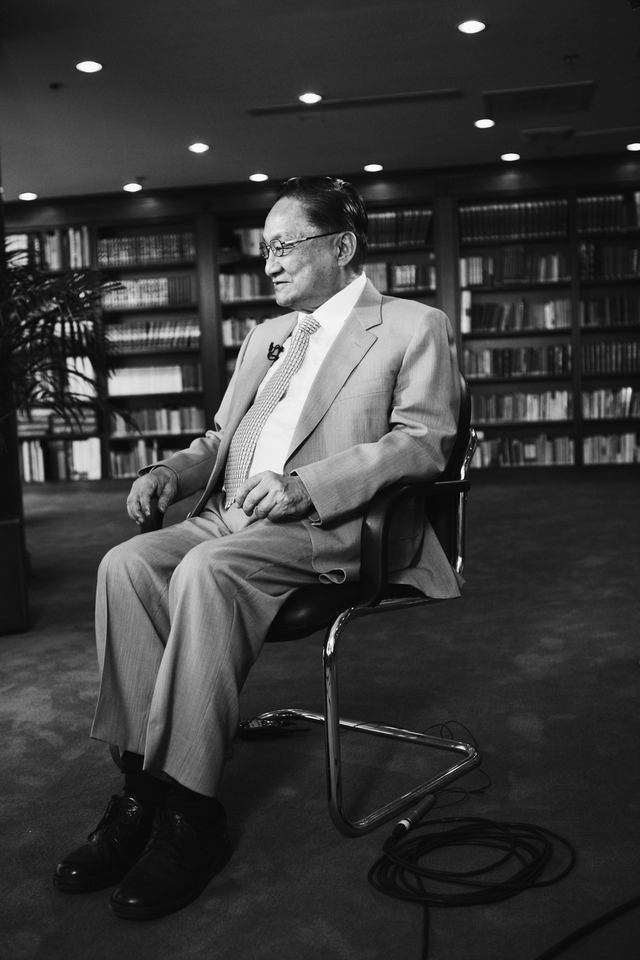 组图：金庸逝世享年94岁 音容笑貌犹在眼前