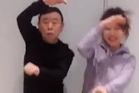 潘长江与女儿一同跳骑马舞 画风逗趣乐坏网友