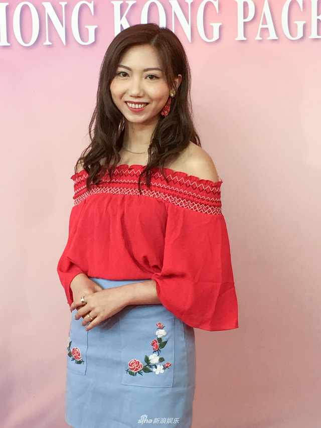 组图：港姐首轮面试质量参差 有清纯小妹妹也有阿姨秀身材