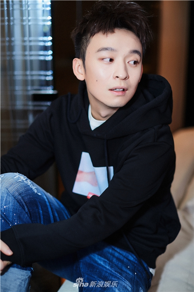 董子健笑容和煦眼神治愈