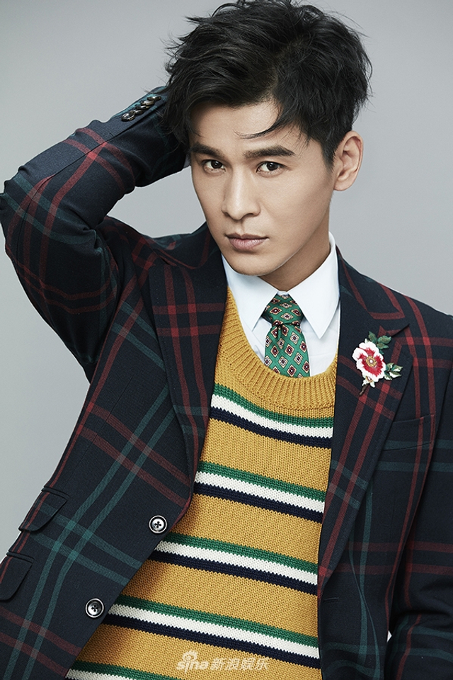 乔振宇西装写真曝光 温暖优雅演绎质感时尚_新浪图片