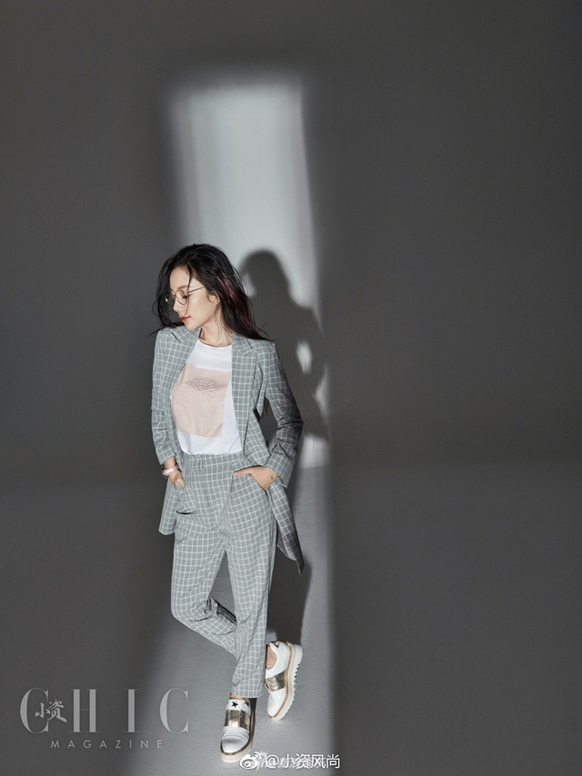 组图：竟然不玩嘻哈风？李小璐最新大片风格百变露蛮腰