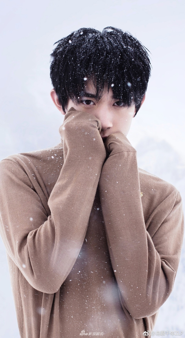 易烊千玺公益大片温暖明朗 款款少年眼神深邃撩力十足_新浪图片