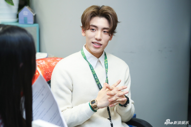 王子异入职娱乐星小编 自曝享受做饭夸justin厨艺棒