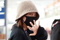 吴昕着蕾丝珍珠装饰开衫少女心满满 挥手打招呼亲和力十足