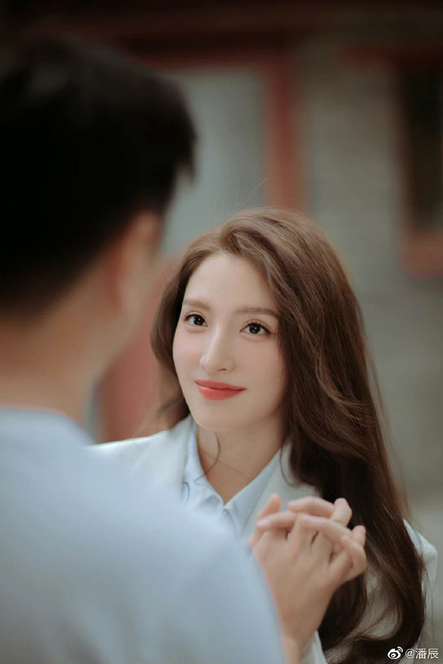 快女潘辰晒婚纱照宣布结婚 “想要守护一生的人出现了”_新浪图片